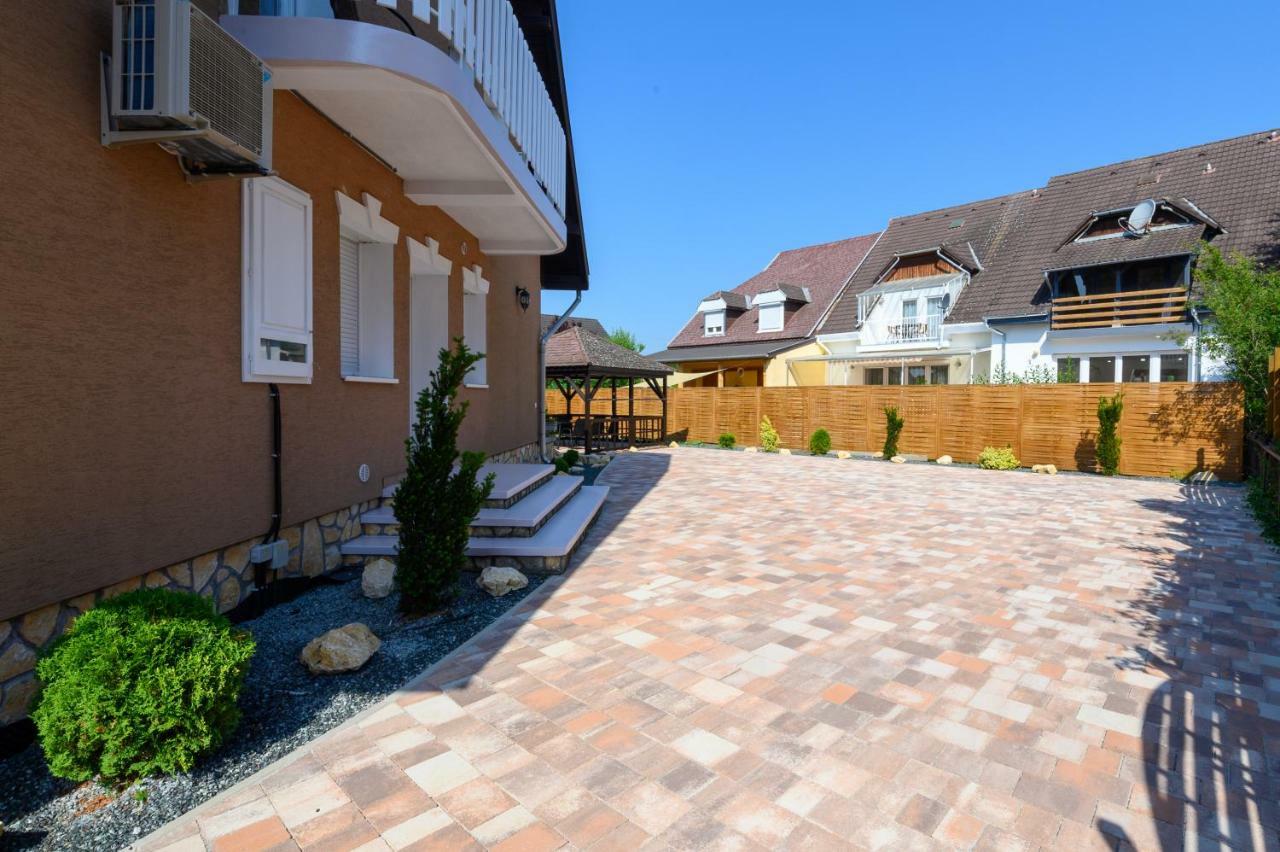 La Maison Du Calme Buk Exterior photo